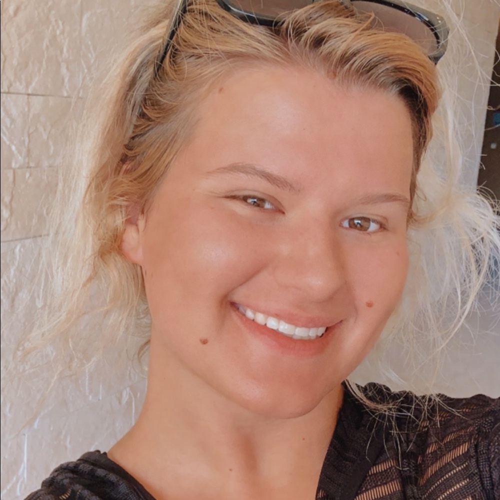Meet your Posher, Carly